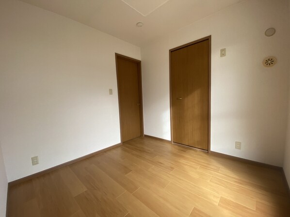 亀山駅 徒歩11分 2階の物件内観写真